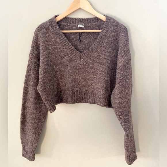 ❄️Garage Cropped V Neck Preppy Heather Brown and White “Hairy” Eloise Sweater - Picture 3 of 6